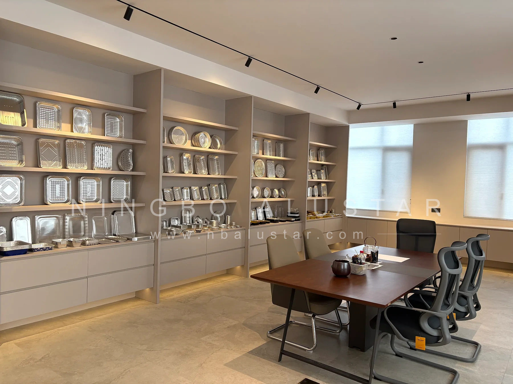 Guía práctica B2B: envases de aluminio a medida con opciones OEM y ODM para marcas alimentarias — Alustar